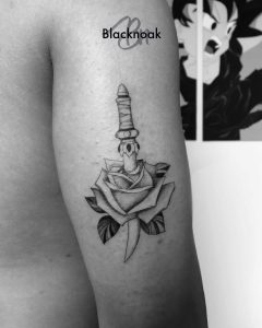 Dague lao et rose